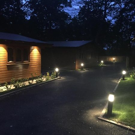 Shellow Lane Lodges Congleton Extérieur photo