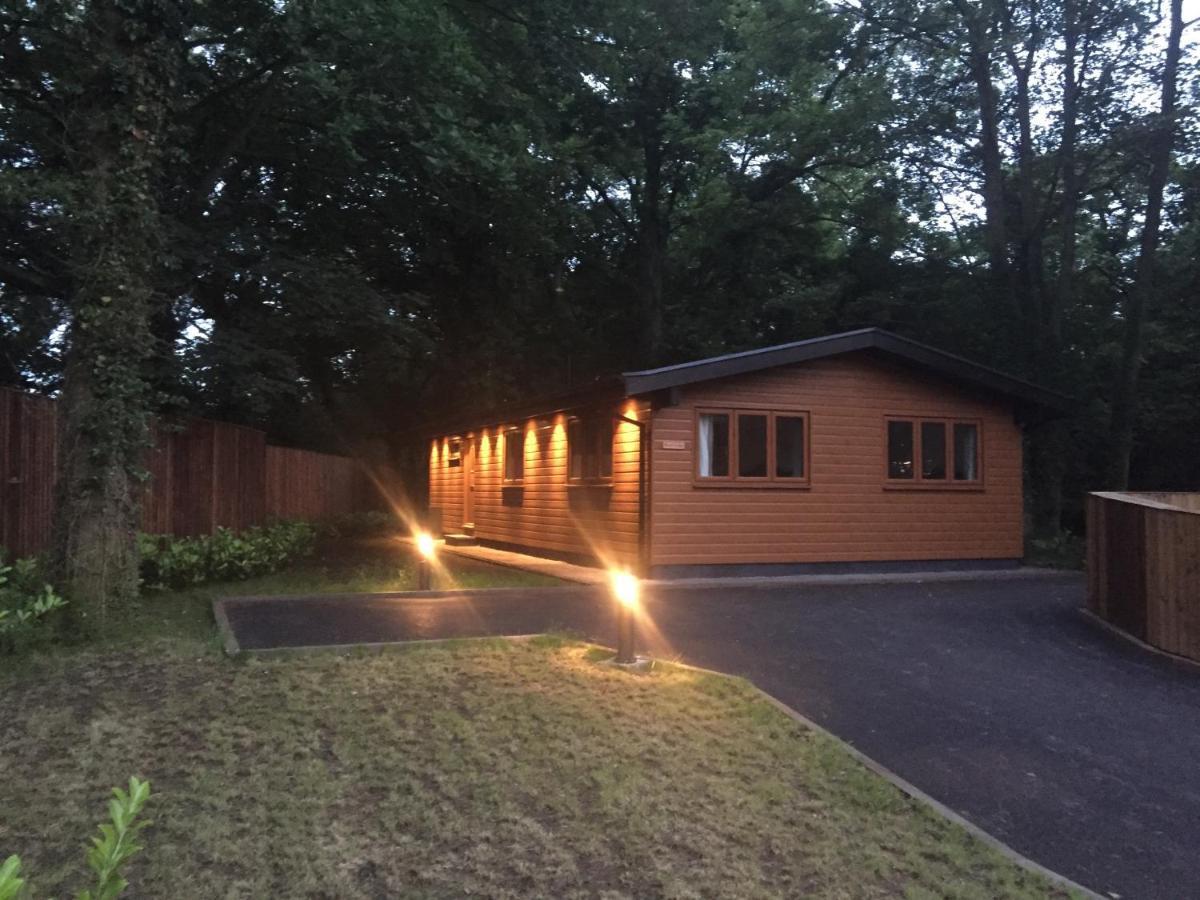 Shellow Lane Lodges Congleton Extérieur photo